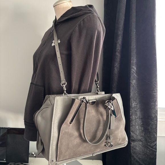 SOLD💖 Coach Dreamer 36 Suede Satchel - Picture 9 of 12